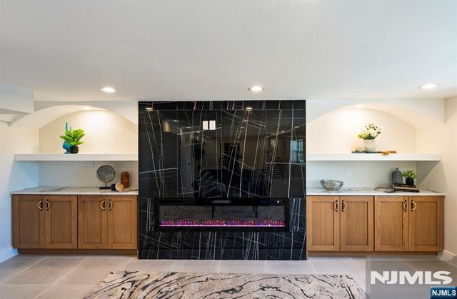19 Mayfair Place, Clifton, NJ 07013