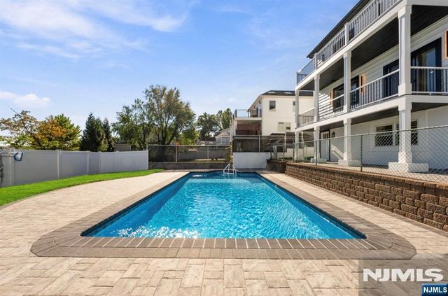 19 Mayfair Place, Clifton, NJ 07013