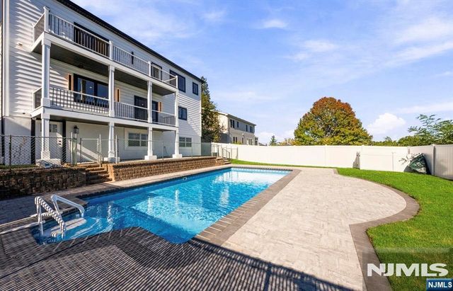 19 Mayfair Place, Clifton, NJ 07013