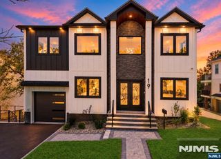19 Mayfair Place, Clifton, NJ 07013