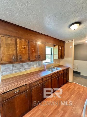 208 Lee Street, Atmore, AL 36502