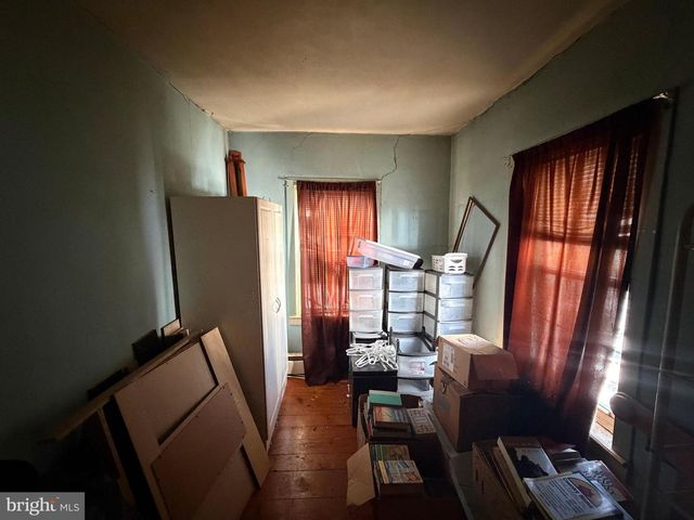 8 YORK ST, Spring Grove, PA 17362