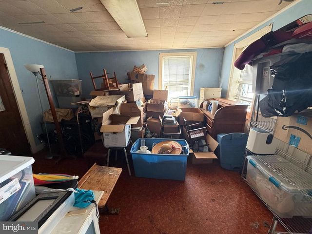 8 YORK ST, Spring Grove, PA 17362