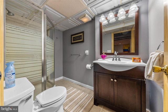 40 DOE DR, Hamilton, NJ 08620