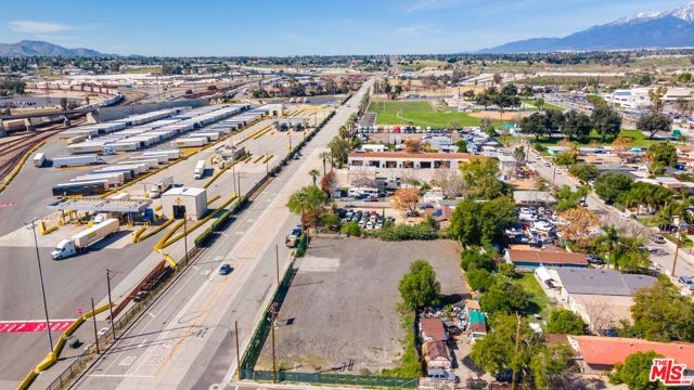 1527 W 4th Street, San Bernardino, CA 92411