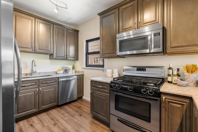 824 Hinman Avenue 3N, Evanston, IL 60202