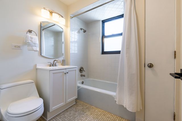 824 Hinman Avenue 3N, Evanston, IL 60202