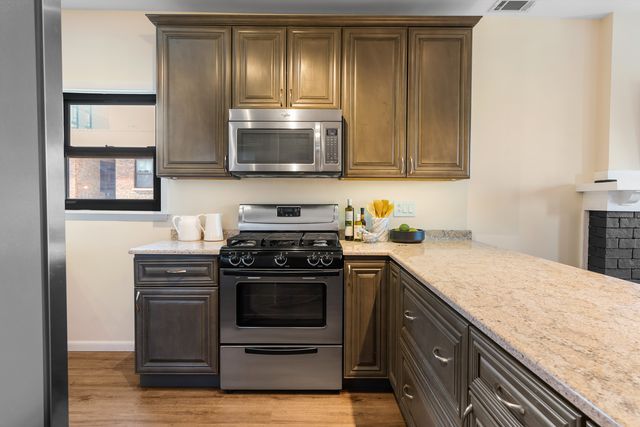 824 Hinman Avenue 3N, Evanston, IL 60202