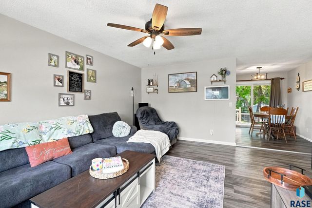 602 E Walnut St Street, Harrisburg, SD 57032