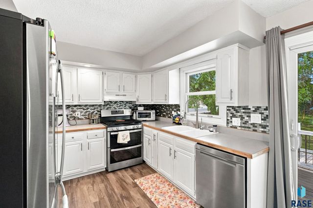 602 E Walnut St Street, Harrisburg, SD 57032