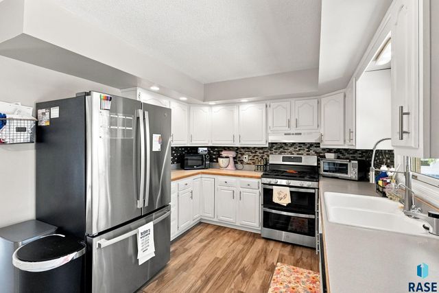 602 E Walnut St Street, Harrisburg, SD 57032