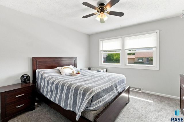602 E Walnut St Street, Harrisburg, SD 57032