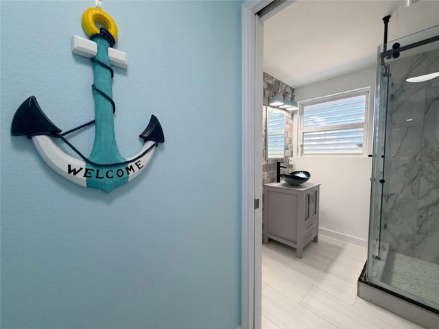 1006 Redfish Street, Bayou Vista, TX 77563