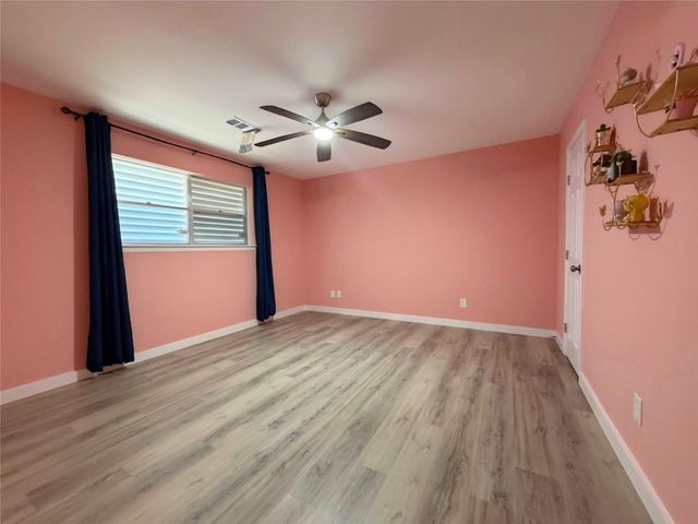 1006 Redfish Street, Bayou Vista, TX 77563