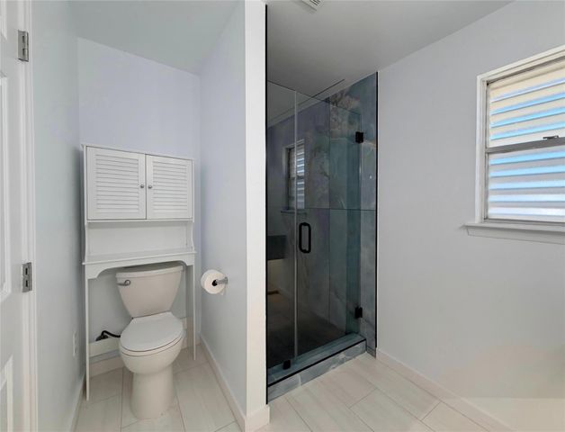 1006 Redfish Street, Bayou Vista, TX 77563