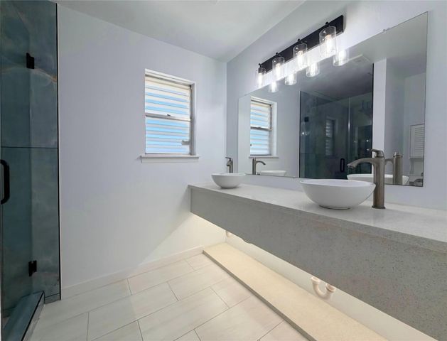 1006 Redfish Street, Bayou Vista, TX 77563