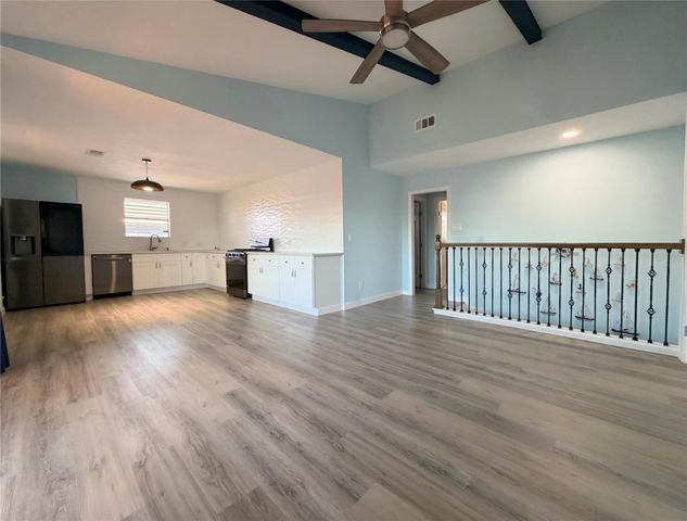 1006 Redfish Street, Bayou Vista, TX 77563