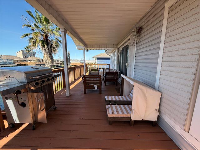 1006 Redfish Street, Bayou Vista, TX 77563