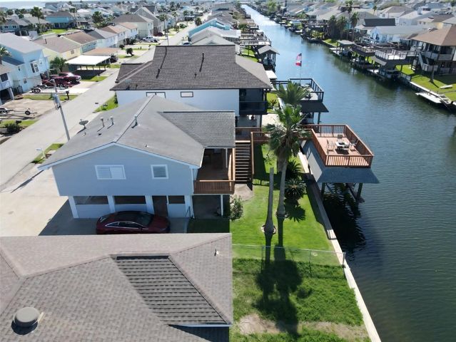 1006 Redfish Street, Bayou Vista, TX 77563