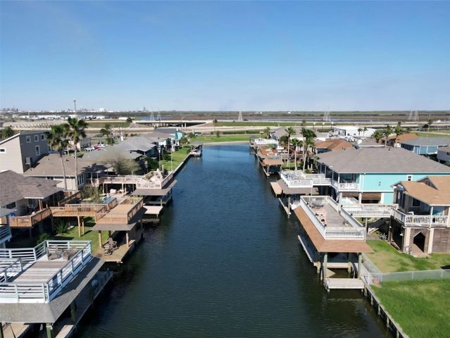 1006 Redfish Street, Bayou Vista, TX 77563