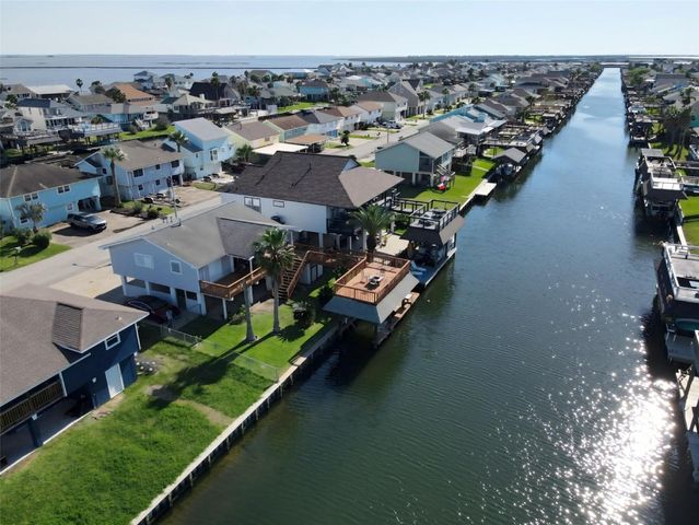 1006 Redfish Street, Bayou Vista, TX 77563