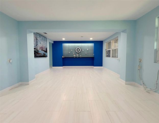 1006 Redfish Street, Bayou Vista, TX 77563