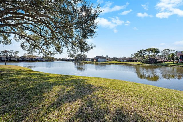 141 LAKEVIEW WAY 141, Oldsmar, FL 34677