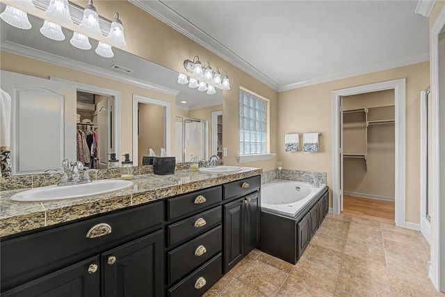 2210 SW Juniper, Bentonville, AR 72713