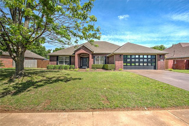2210 SW Juniper, Bentonville, AR 72713