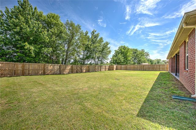 2210 SW Juniper, Bentonville, AR 72713