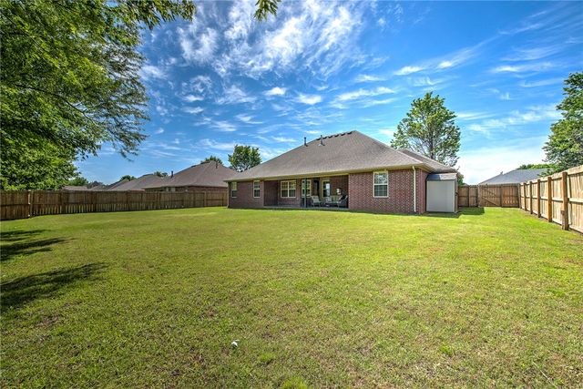 2210 SW Juniper, Bentonville, AR 72713