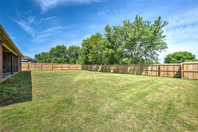 2210 SW Juniper, Bentonville, AR 72713