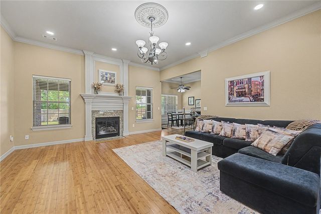 2210 SW Juniper, Bentonville, AR 72713
