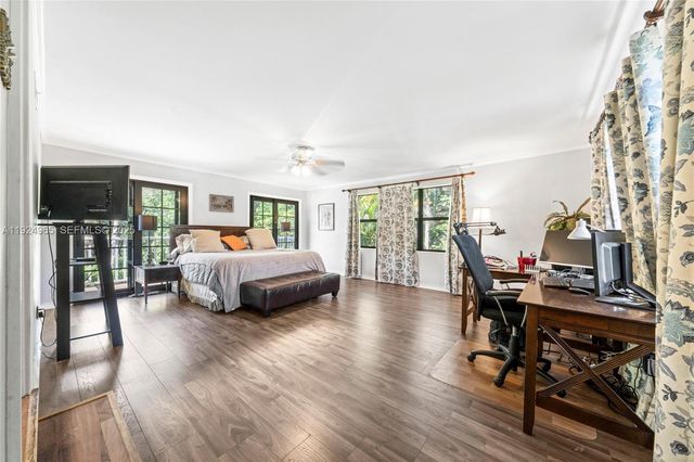 325 Bayberry Dr, Plantation, FL 33317