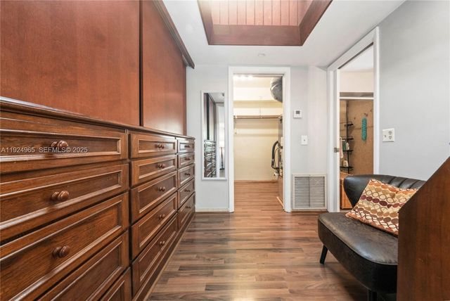 325 Bayberry Dr, Plantation, FL 33317