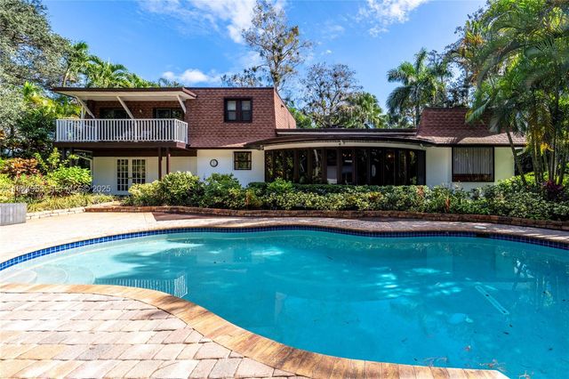 325 Bayberry Dr, Plantation, FL 33317