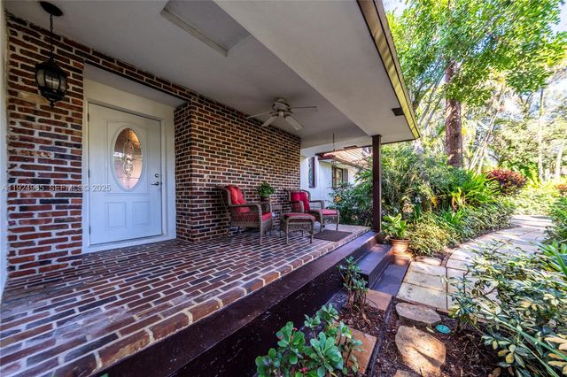 325 Bayberry Dr, Plantation, FL 33317