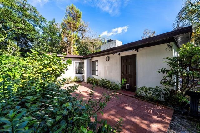 325 Bayberry Dr, Plantation, FL 33317