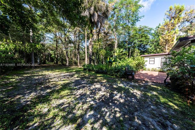 325 Bayberry Dr, Plantation, FL 33317