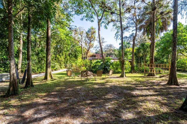 325 Bayberry Dr, Plantation, FL 33317