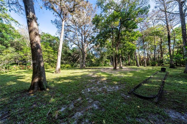 325 Bayberry Dr, Plantation, FL 33317