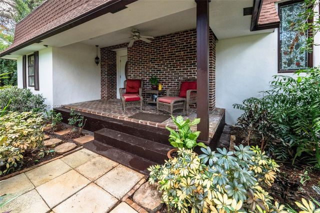 325 Bayberry Dr, Plantation, FL 33317