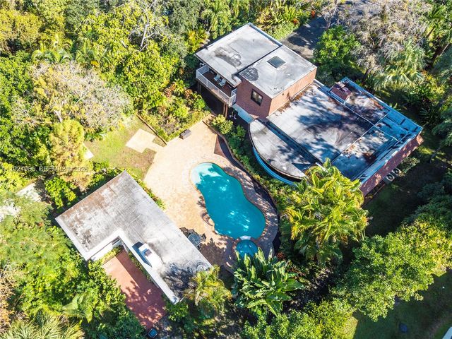 325 Bayberry Dr, Plantation, FL 33317