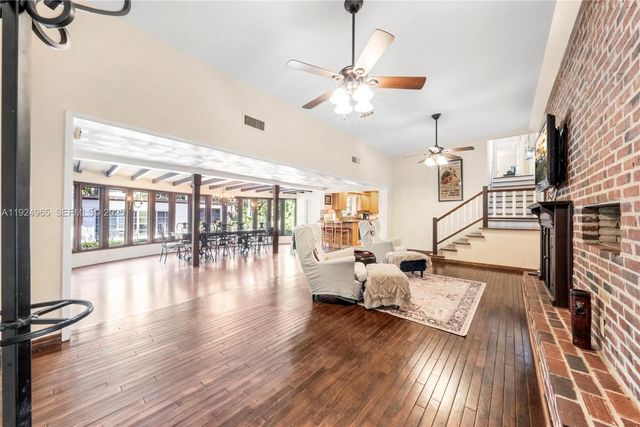 325 Bayberry Dr, Plantation, FL 33317