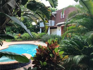 325 Bayberry Dr, Plantation, FL 33317