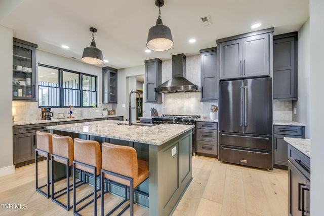 3826 Lake Valley Drive, Kingsport, TN 37664