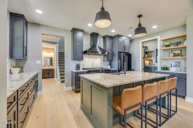 3826 Lake Valley Drive, Kingsport, TN 37664