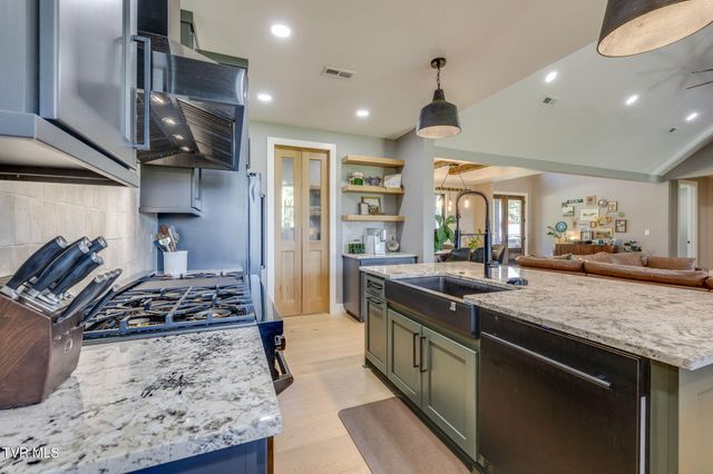 3826 Lake Valley Drive, Kingsport, TN 37664