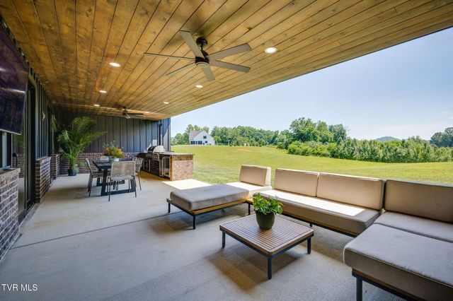 3826 Lake Valley Drive, Kingsport, TN 37664