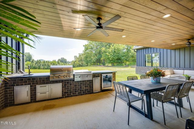 3826 Lake Valley Drive, Kingsport, TN 37664